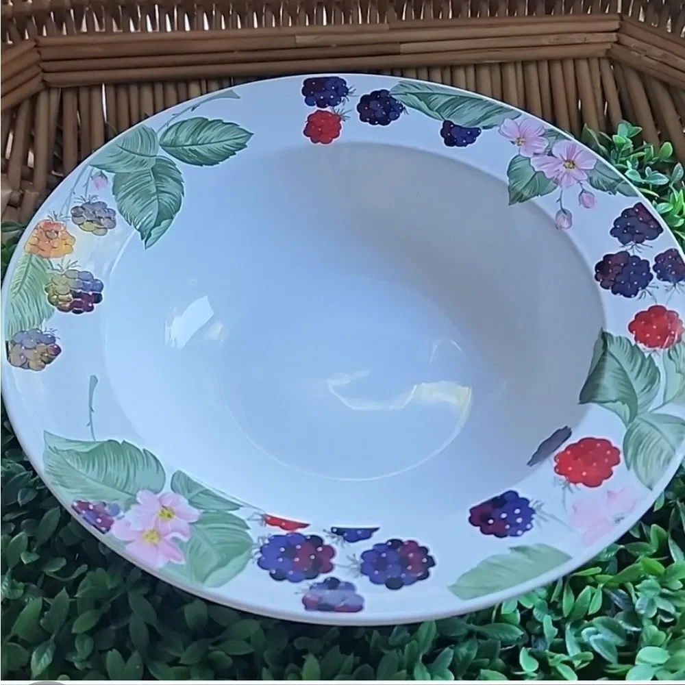 Tienshan florals berries